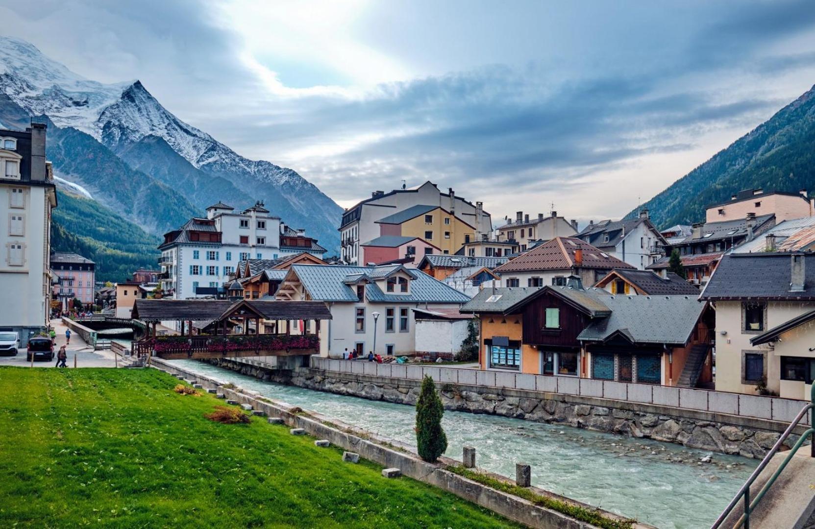 Apartment Midi Loft - A Central Chamonix Mountain Haven Экстерьер фото